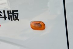 福田祥菱M2 奋斗版 2L CNG 122马力 蒙沃5档 3.8米排半栏板微卡