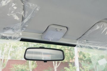 ��������M2 �ܶ��� 2L CNG 122���� ����5�� 3.8���Ű�����΢��ͼƬ