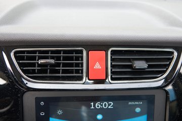 ��������M2 �ܶ��� 2L CNG 122���� ����5�� 3.8���Ű�����΢��ͼƬ