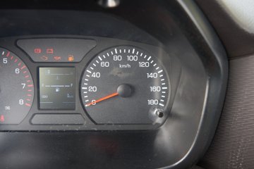��������M2 �ܶ��� 2L CNG 122���� ����5�� 3.8���Ű�����΢��ͼƬ
