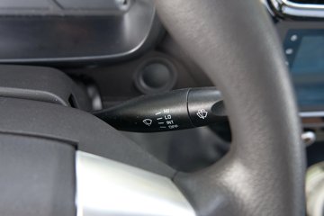 ��������M2 �ܶ��� 2L CNG 122���� ����5�� 3.8���Ű�����΢��ͼƬ