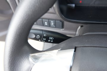 ��������M2 �ܶ��� 2L CNG 122���� ����5�� 3.8���Ű�����΢��ͼƬ