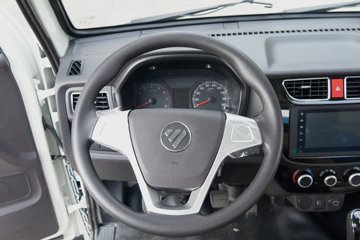 ��������M2 �ܶ��� 2L CNG 122���� ����5�� 3.8���Ű�����΢��ͼƬ