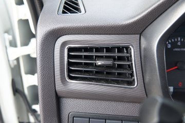 ��������M2 �ܶ��� 2L CNG 122���� ����5�� 3.8���Ű�����΢��ͼƬ