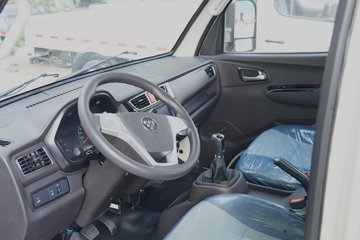 ��������M2 �ܶ��� 2L CNG 122���� ����5�� 3.8���Ű�����΢��ͼƬ