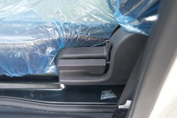 ��������M2 �ܶ��� 2L CNG 122���� ����5�� 3.8���Ű�����΢��ͼƬ