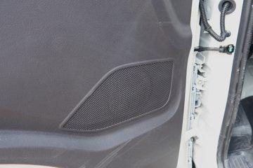 ��������M2 �ܶ��� 2L CNG 122���� ����5�� 3.8���Ű�����΢��ͼƬ