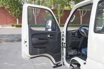 ��������M2 �ܶ��� 2L CNG 122���� ����5�� 3.8���Ű�����΢��ͼƬ