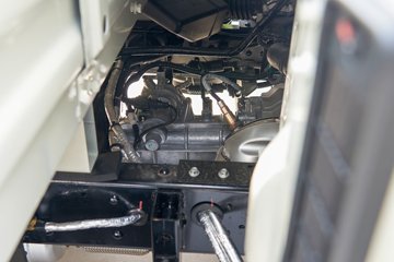 ��������M2 �ܶ��� 2L CNG 122���� ����5�� 3.8���Ű�����΢��ͼƬ