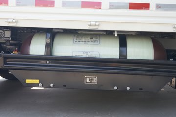 ��������M2 �ܶ��� 2L CNG 122���� ����5�� 3.8���Ű�����΢��ͼƬ