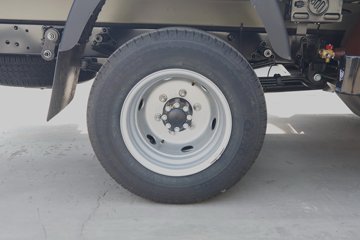 ��������M2 �ܶ��� 2L CNG 122���� ����5�� 3.8���Ű�����΢��ͼƬ