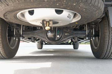 ��������M2 �ܶ��� 2L CNG 122���� ����5�� 3.8���Ű�����΢��ͼƬ