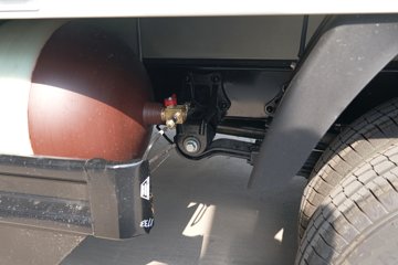 ��������M2 �ܶ��� 2L CNG 122���� ����5�� 3.8���Ű�����΢��ͼƬ