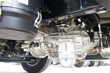 ��������M2 �ܶ��� 2L CNG 122���� ����5�� 3.8���Ű�����΢��ͼƬ