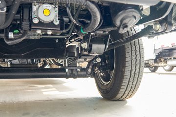 ��������M2 �ܶ��� 2L CNG 122���� ����5�� 3.8���Ű�����΢��ͼƬ