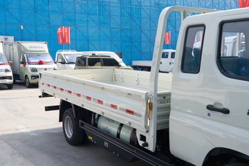 ��������M2 �ܶ��� 2L CNG 122���� ����5�� 3.8���Ű�����΢��ͼƬ