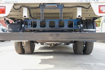 ��������M2 �ܶ��� 2L CNG 122���� ����5�� 3.8���Ű�����΢��ͼƬ