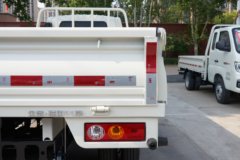 福田祥菱M2 奋斗版 2L CNG 122马力 蒙沃5档 3.8米排半栏板微卡