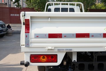 ��������M2 �ܶ��� 2L CNG 122���� ����5�� 3.8���Ű�����΢��ͼƬ