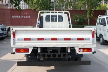 ��������M2 �ܶ��� 2L CNG 122���� ����5�� 3.8���Ű�����΢��ͼƬ