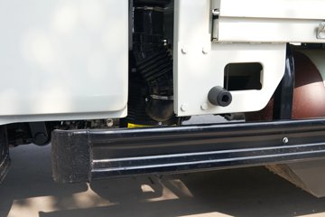 ��������M2 �ܶ��� 2L CNG 122���� ����5�� 3.8���Ű�����΢��ͼƬ