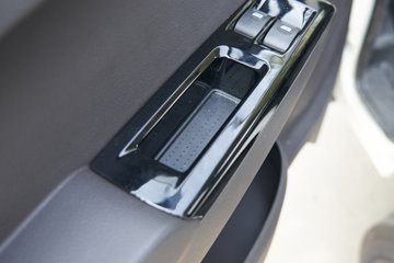 ���� ����M2 ������ 2.0L 122���� CNG 3.7�׵�����ʽ΢��(����)ͼƬ