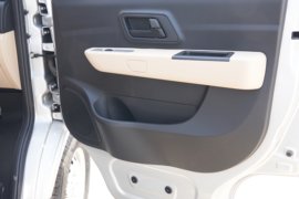 新豹T3 PLUS&nbsp;载货车驾驶室                                               图片