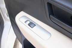 长安跨越新豹T3 PLUS 1.6L汽油 122马力 东安5档 3.09米单排厢式微卡