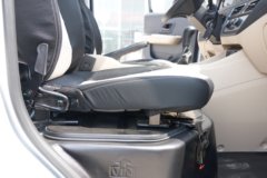 长安跨越新豹T3 PLUS 1.6L汽油 122马力 东安5档 3.09米单排厢式微卡