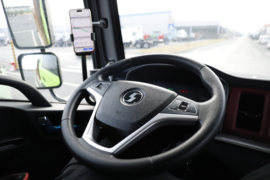 智云S400&nbsp;电动自卸车驾驶室图片