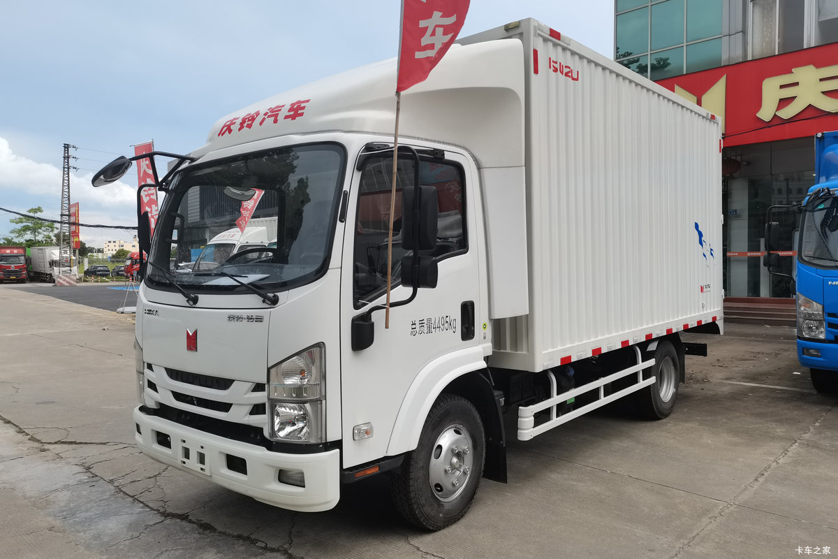 庆铃 铃咖 标载型 2.5L柴油 131马力 5档 中体 4.13米单排厢式轻卡