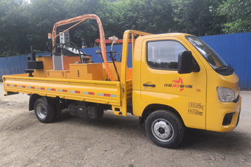 福田祥菱M2 122马力 4X2 单排路面养护车(德沃重工)