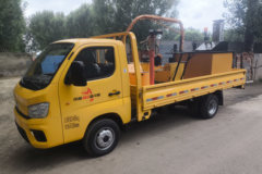 福田祥菱M2 122马力 4X2 单排路面养护车(德沃重工)