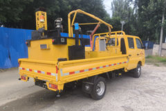 福田祥菱M2 144马力 4X2 双排路面养护车(德沃重工)