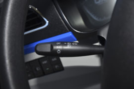 新海狮EV&nbsp;电动封闭厢货驾驶室图片