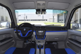 新海狮EV&nbsp;电动封闭厢货驾驶室图片