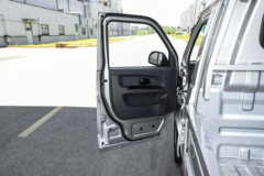 金杯T3 2025款经典型 1.5L汽油 102马力 4X2 后单轮 3.1米单排栏板微卡 金杯T3 2025款经典型 1.5L汽油 102马力 4X2 后单轮 3.1米单排栏板微卡