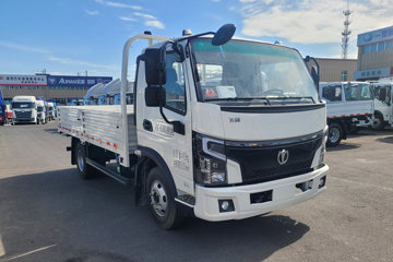 飞碟奥驰V6 2.4L柴油 180马力 4X2 法士特8档 4.13米单排栏板轻卡