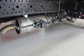 骏铃A6&nbsp;载货车底盘                                                图片