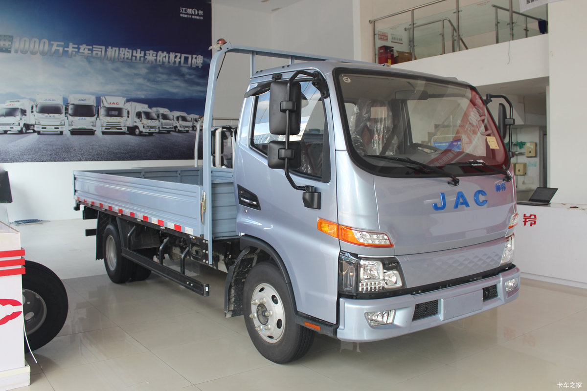 江淮 帅铃EV5 4.5T 4.22米单排纯电动栏板轻卡81.14kWh