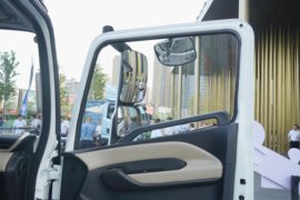 T6&nbsp;电动冷藏车驾驶室图片