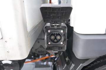 ��ͨ�ῨT6 4X2 4.08�׵��Ŵ��綯��س� ����128kWhͼƬ