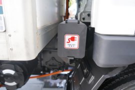 T6&nbsp;电动冷藏车底盘图片