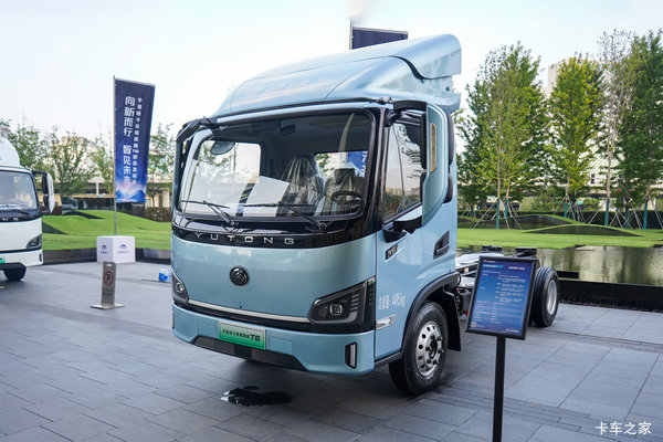 宇通轻卡T6 气刹 4.2米单排纯电动栏板轻卡 深澜155.332kWh