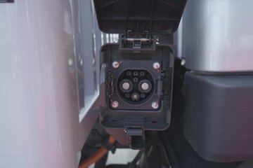 ��ͨ�ῨT6 ��ɲ 4.2�׵��Ŵ��綯��ʽ�Ῠ ����155.332kWhͼƬ