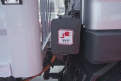 宇通轻卡T6 气刹 4.2米单排纯电动厢式轻卡 深澜155.332kWh