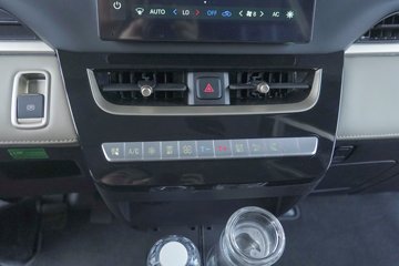 ��ͨ�ῨT6 �߶� 4.2�׵��Ŵ��綯��ʽ�Ῠ ����155.332kWhͼƬ