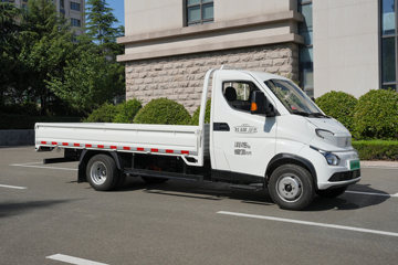 �ɵ�U9 Һɲ 3.805�׵��Ŵ��綯����΢�� �д��º�56.67kWhͼƬ