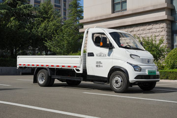 �ɵ�U9 Һɲ 3.805�׵��Ŵ��綯����΢�� �д��º�56.67kWhͼƬ