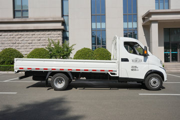 �ɵ�U9 Һɲ 3.805�׵��Ŵ��綯����΢�� �д��º�56.67kWhͼƬ